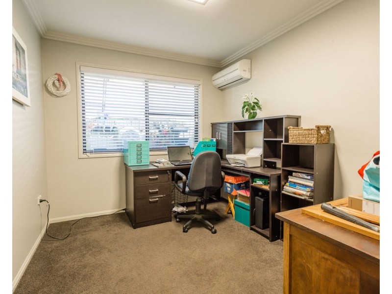 15 Glovar Street, Emerald QLD 4720