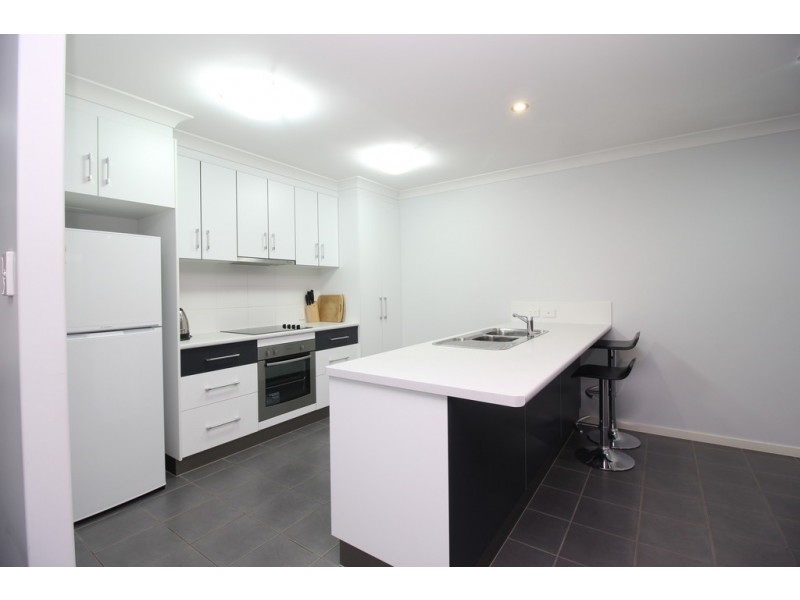 2/21 Moriarty Street, Emerald QLD 4720