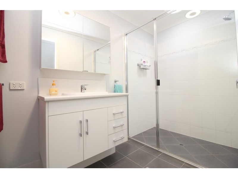 2/21 Moriarty Street, Emerald QLD 4720