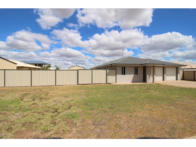 30 Newman Drive, Emerald QLD 4720