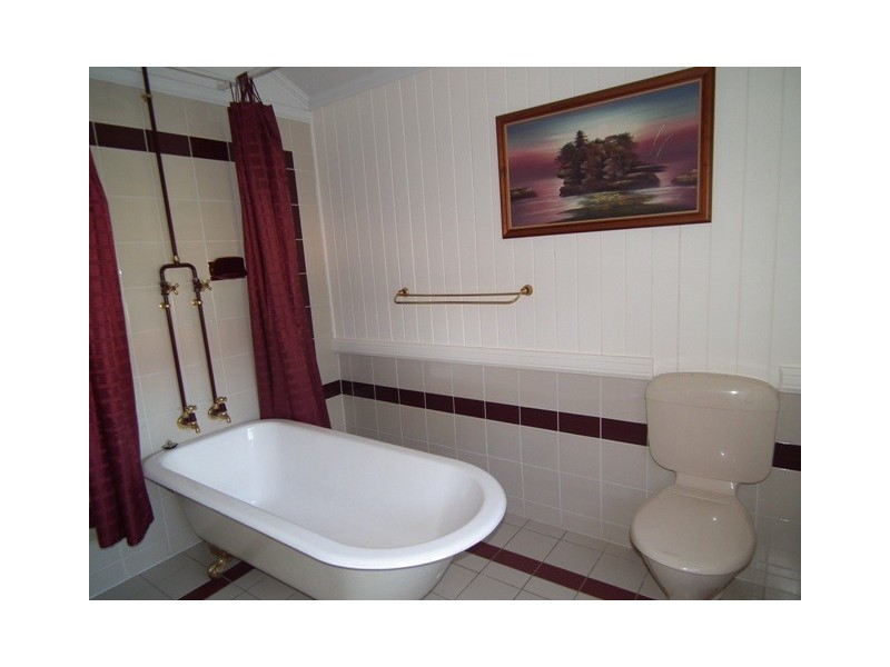 242 Borilla Street, Emerald QLD 4720