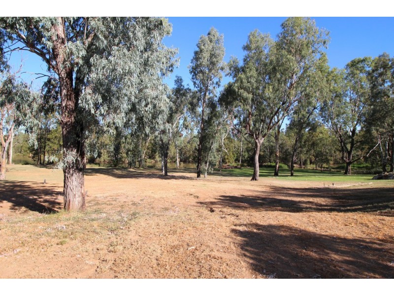 76 Slack Drive, Emerald QLD 4720