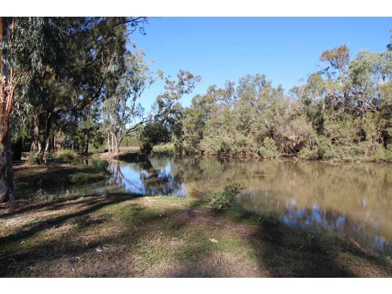 76 Slack Drive, Emerald QLD 4720