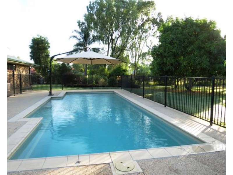 3 Country Lane, Emerald QLD 4720