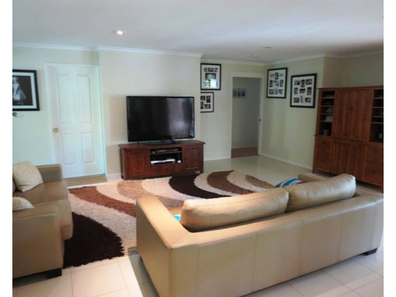 3 Country Lane, Emerald QLD 4720