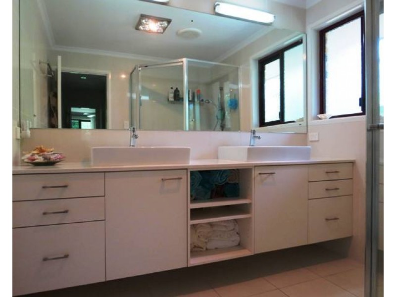 3 Country Lane, Emerald QLD 4720