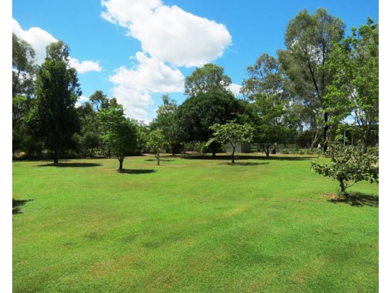 3 Country Lane, Emerald QLD 4720