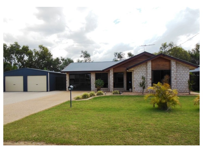 17 Vicki Close, Emerald QLD 4720