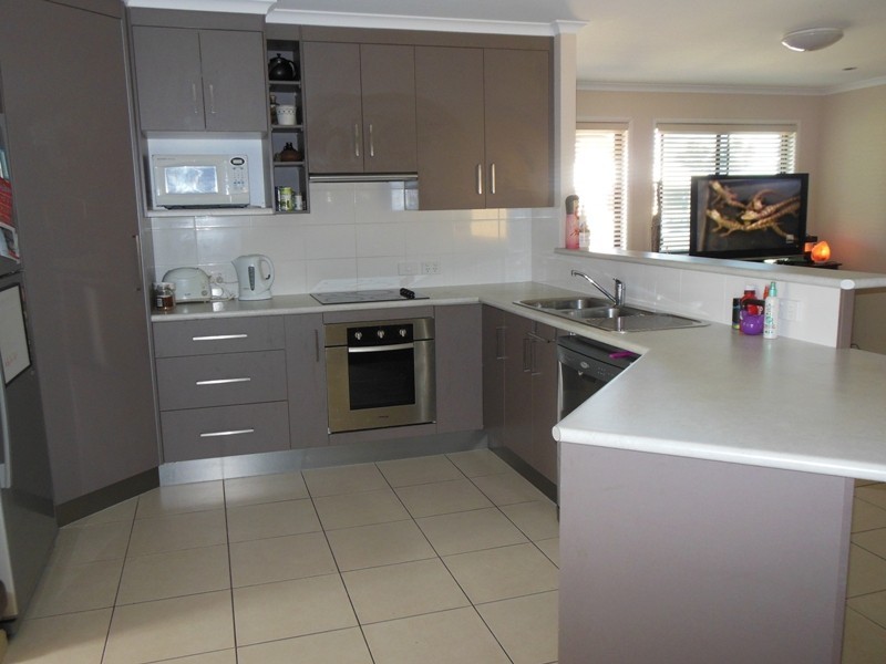 17 Vicki Close, Emerald QLD 4720