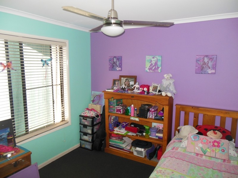 17 Vicki Close, Emerald QLD 4720