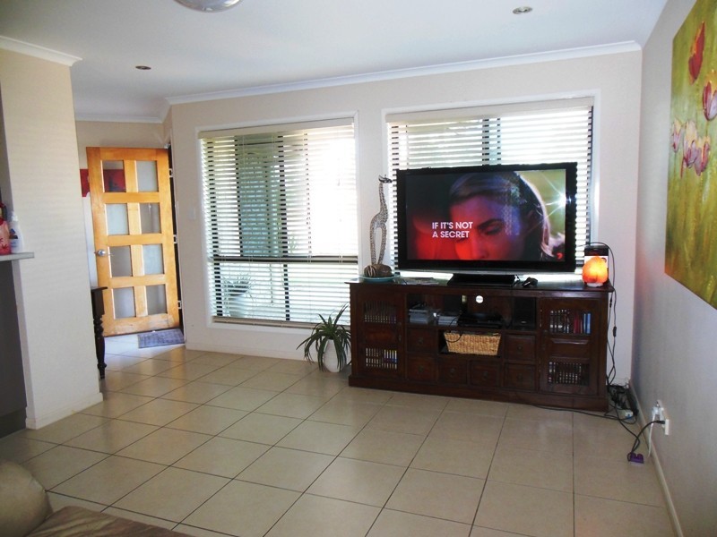 17 Vicki Close, Emerald QLD 4720