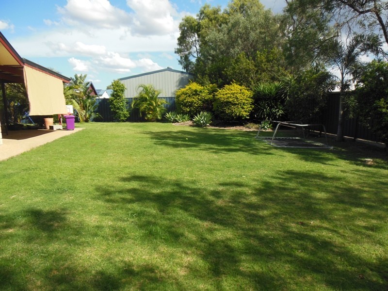 17 Vicki Close, Emerald QLD 4720