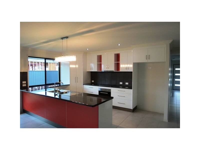 10 Sandown, Emerald QLD 4720