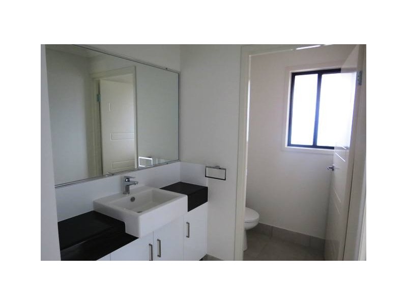 10 Sandown, Emerald QLD 4720