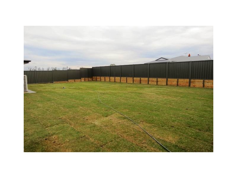 10 Sandown, Emerald QLD 4720