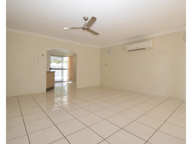 98 Anakie Street, Emerald QLD 4720