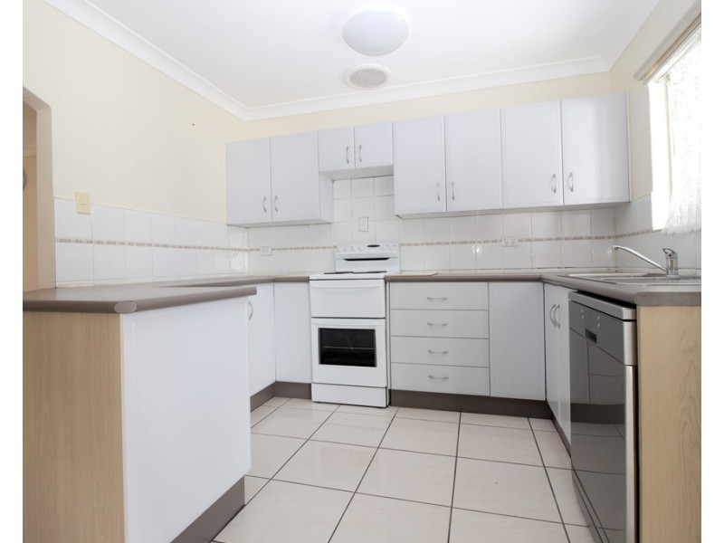 98 Anakie Street, Emerald QLD 4720