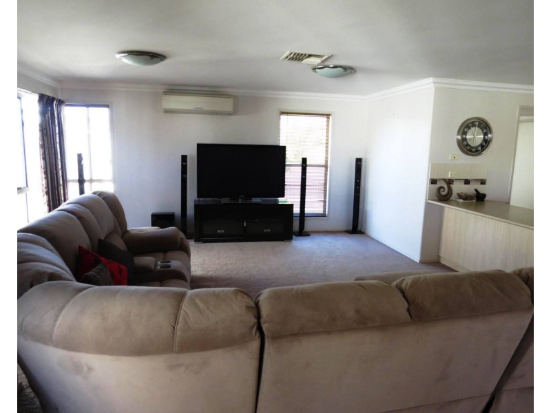 4 Callaghan Street, Emerald QLD 4720