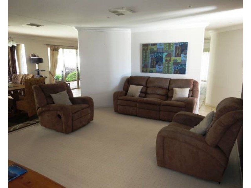 4 Callaghan Street, Emerald QLD 4720