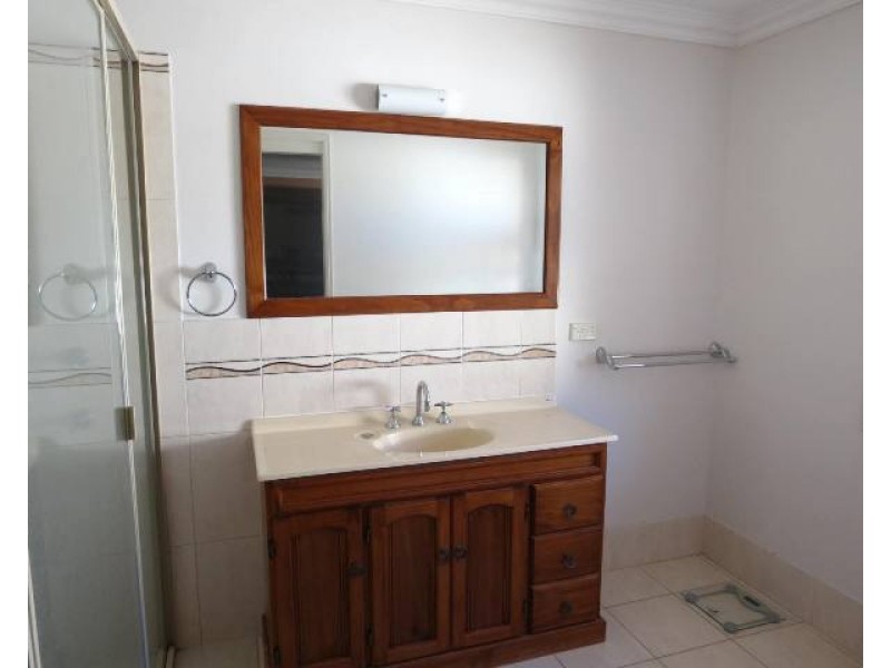 4 Callaghan Street, Emerald QLD 4720