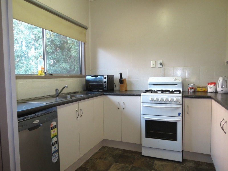 16 Centenary Drive, Emerald QLD 4720