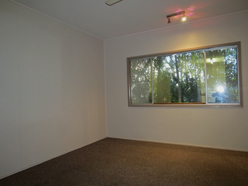 16 Centenary Drive, Emerald QLD 4720