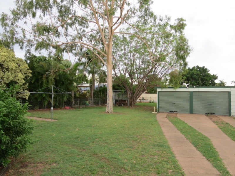 16 Centenary Drive, Emerald QLD 4720