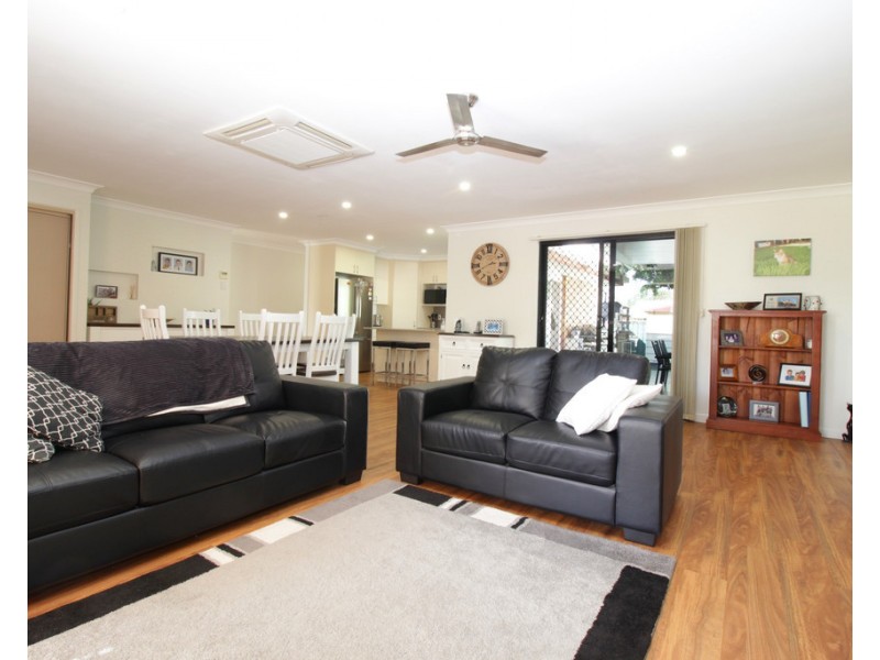 4 Hass Place, Emerald QLD 4720