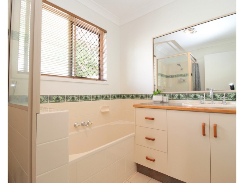 4 Hass Place, Emerald QLD 4720