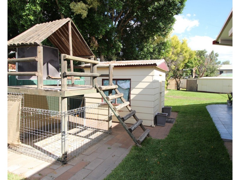 4 Hass Place, Emerald QLD 4720