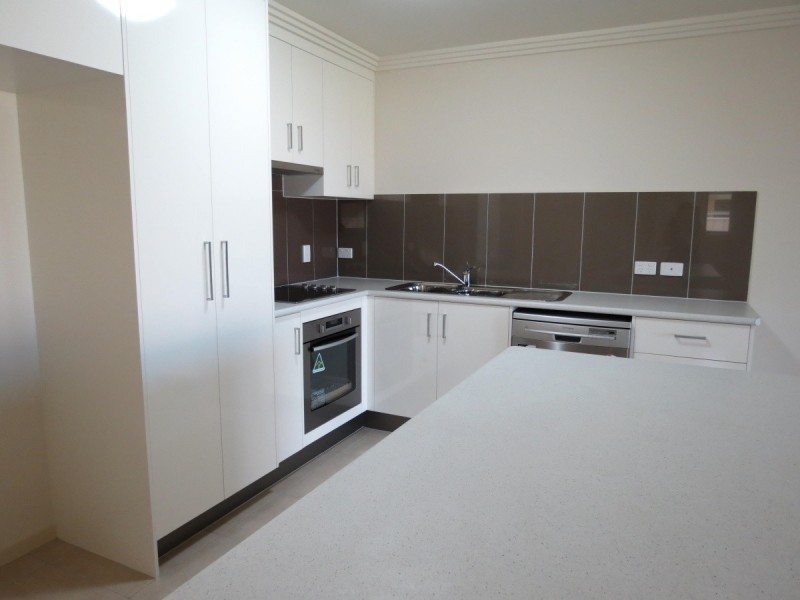 2/20 Wright Street, Emerald QLD 4720