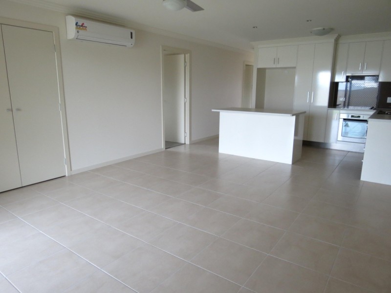 2/20 Wright Street, Emerald QLD 4720