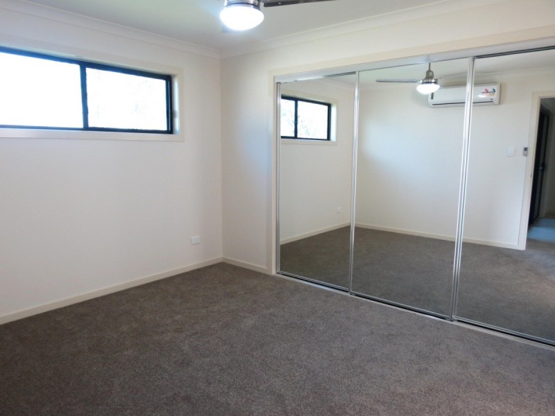 2/20 Wright Street, Emerald QLD 4720