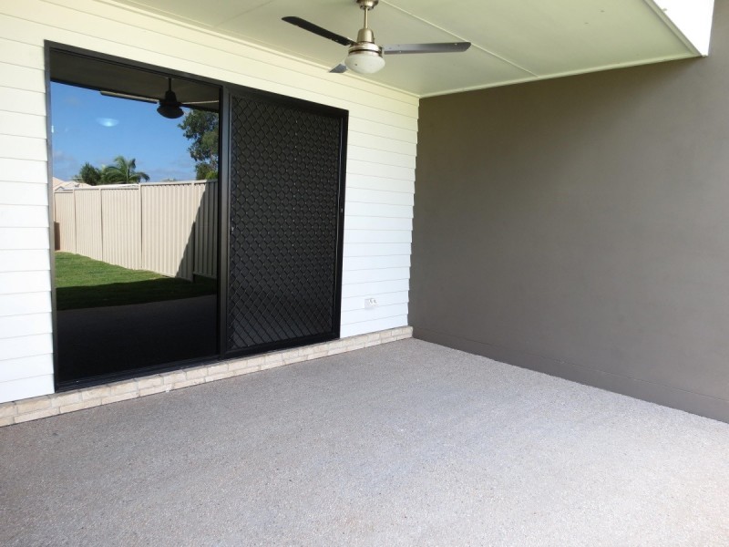 2/20 Wright Street, Emerald QLD 4720