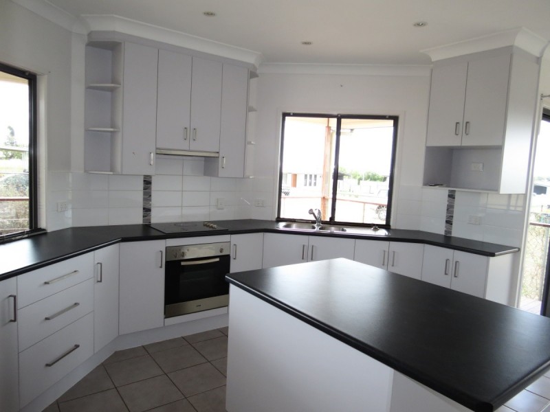 14 Newell Court, Capella QLD 4723