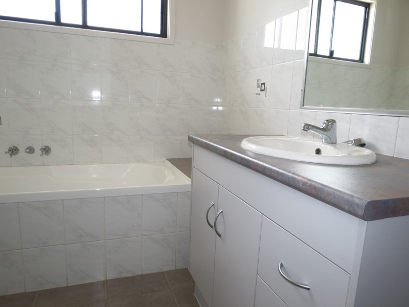 14 Newell Court, Capella QLD 4723