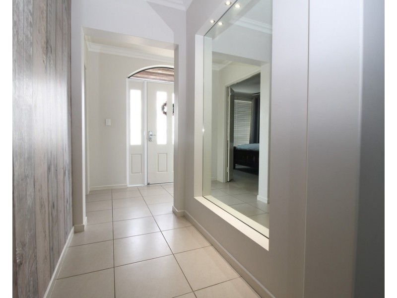 16 Randwick Road, Emerald QLD 4720
