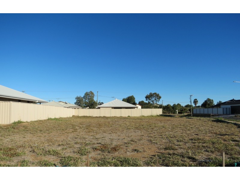 4 Amber Street, Emerald QLD 4720