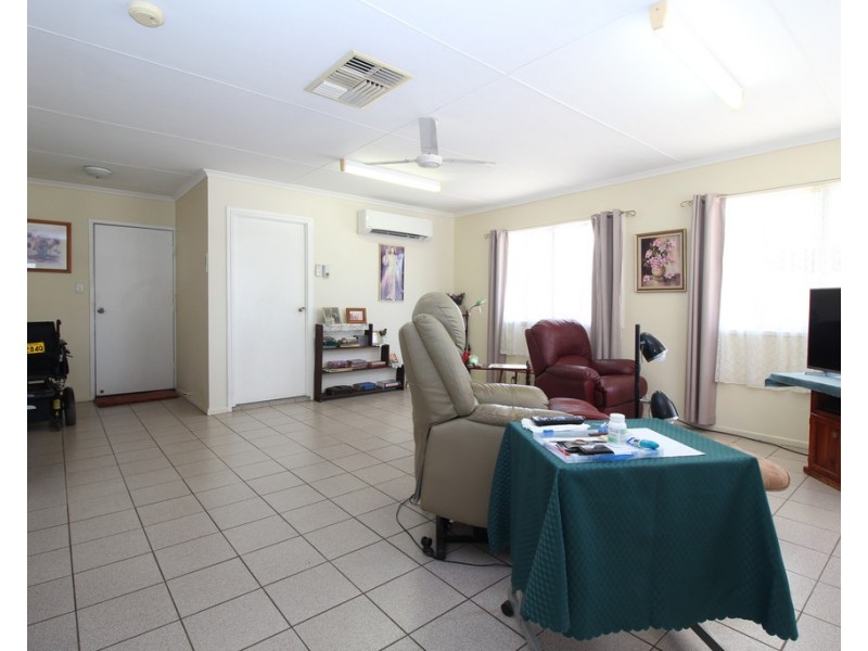 24 Garnet Street, Emerald QLD 4720
