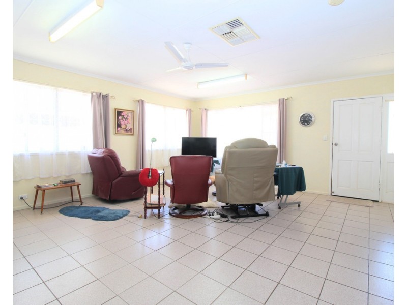 24 Garnet Street, Emerald QLD 4720
