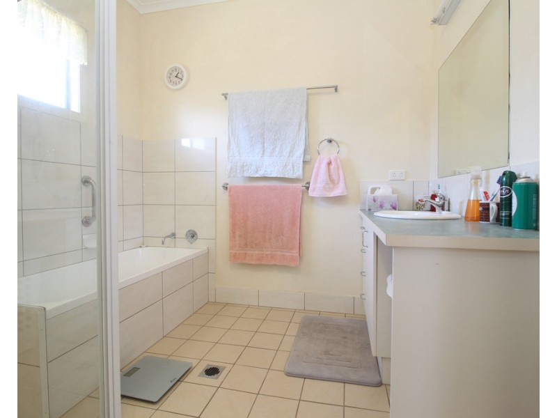 24 Garnet Street, Emerald QLD 4720