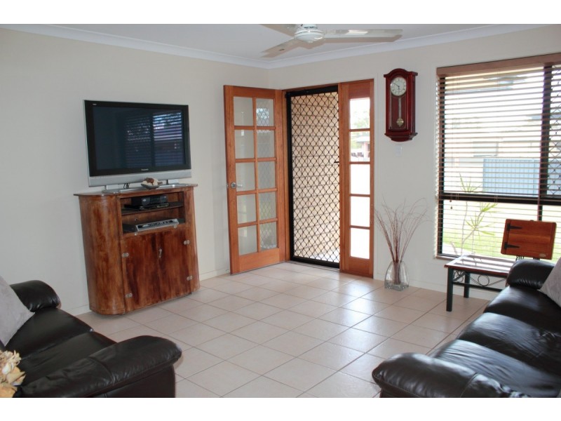 21A Vicki Close, Emerald QLD 4720