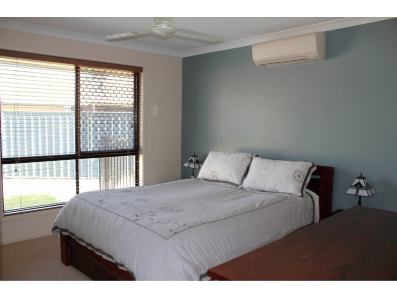 21A Vicki Close, Emerald QLD 4720