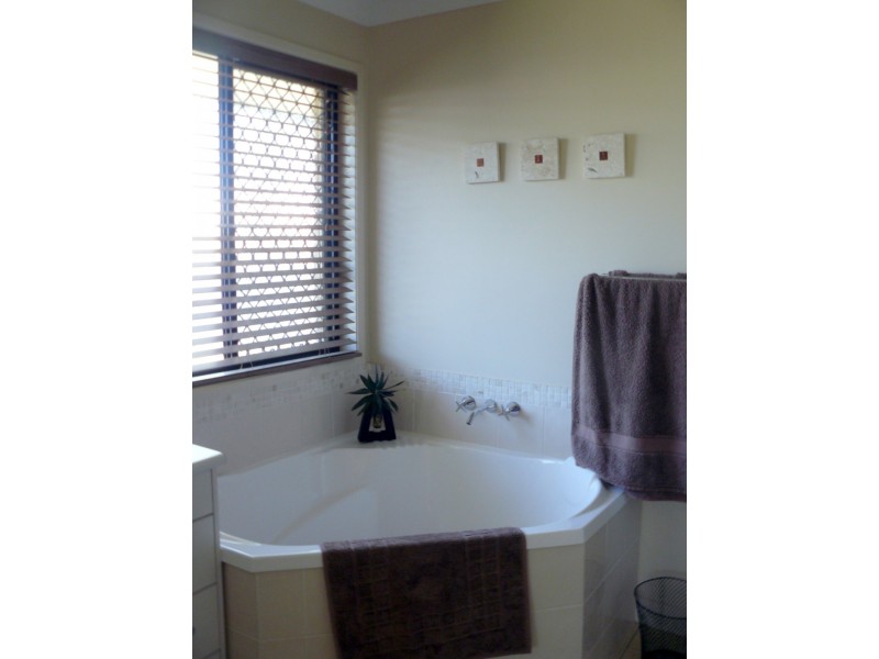 21A Vicki Close, Emerald QLD 4720