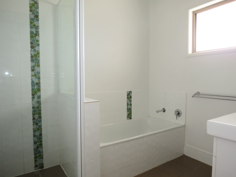 3 Michelle Place, Emerald QLD 4720