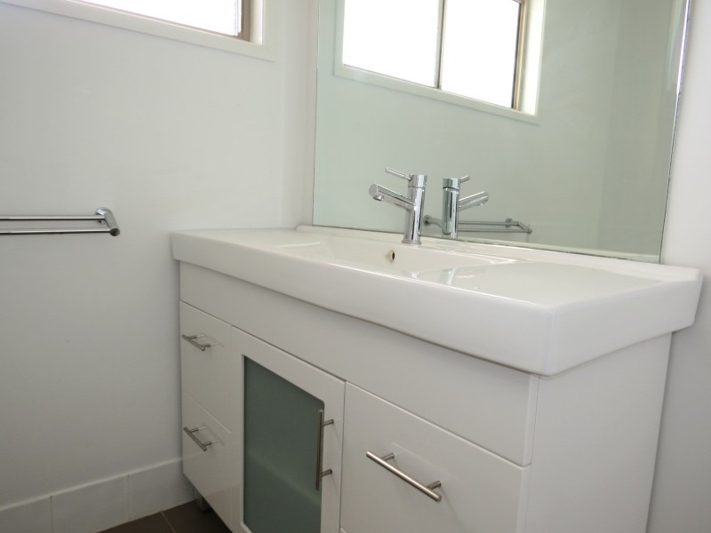 3 Michelle Place, Emerald QLD 4720