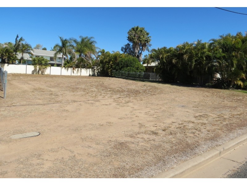 3 Smith Place, Emerald QLD 4720