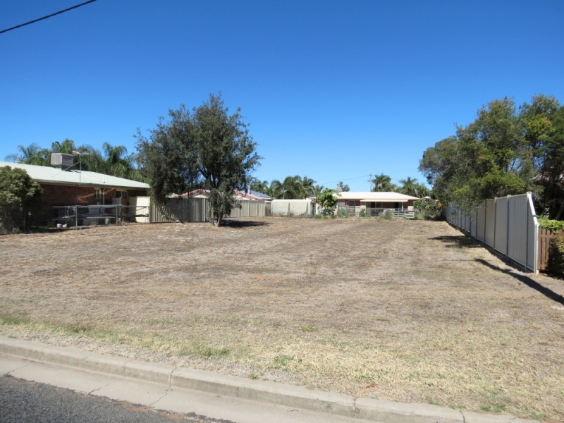 5 Skelton Place, Emerald QLD 4720