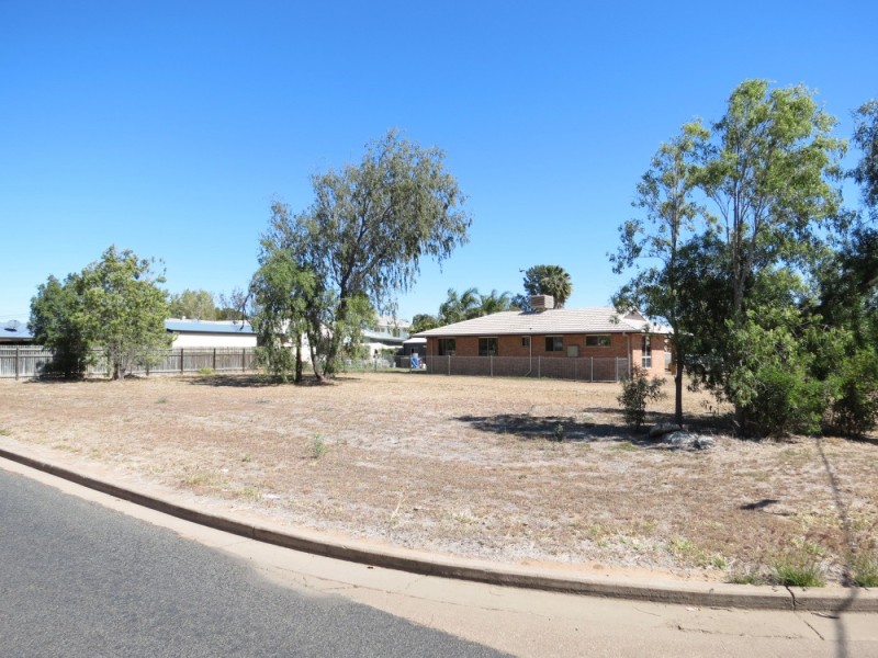 80 Staal Crescent, Emerald QLD 4720