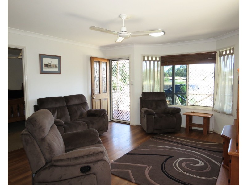 2/87 Roberts Street, Emerald QLD 4720